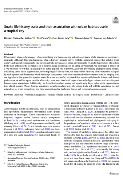 Snake life history traits and their association with urban habitat use in a tropical city
